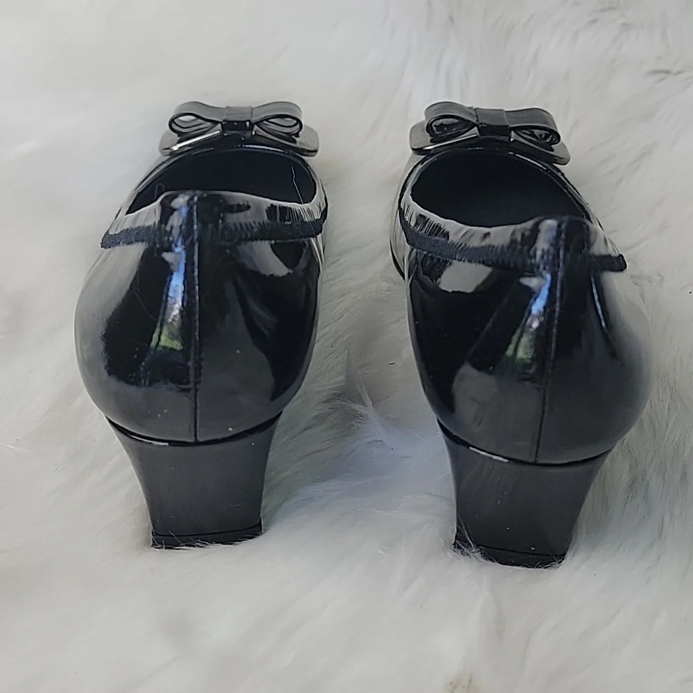 STUART WEITZMAN Madam Bow Black Patent Metal‎ Bow Wedge Party Office Heels 8.5N - Picture 3 of 12
